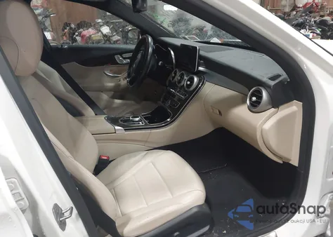 2018 Mercedes-Benz C 300 4Matic из США, поврежденный, VIN 55SWF4KB0JU280440